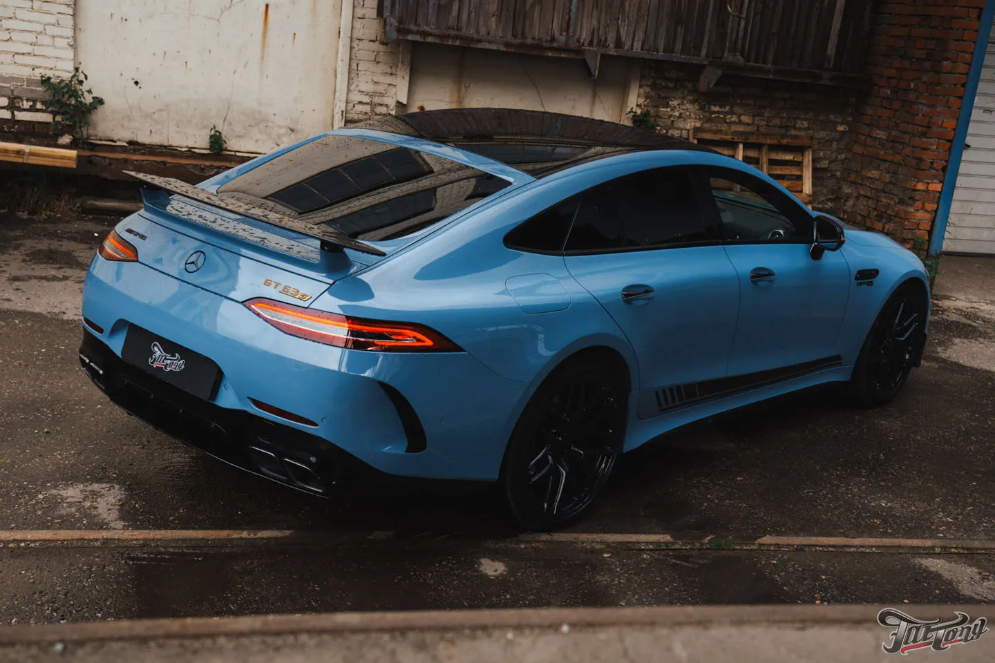 Снова в гостях Mercedes AMG GT63 S 4 Door! Часть 2: финальный результат + правка и окрас дисков, фирменный шиномонтаж на стендах Hunter и уборка в салоне